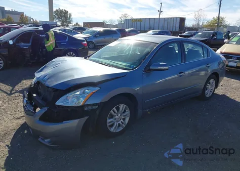 2010 Nissan Altima 2.5 S z USA, uszkodzony, nr VIN 1N4AL2AP7AN466683